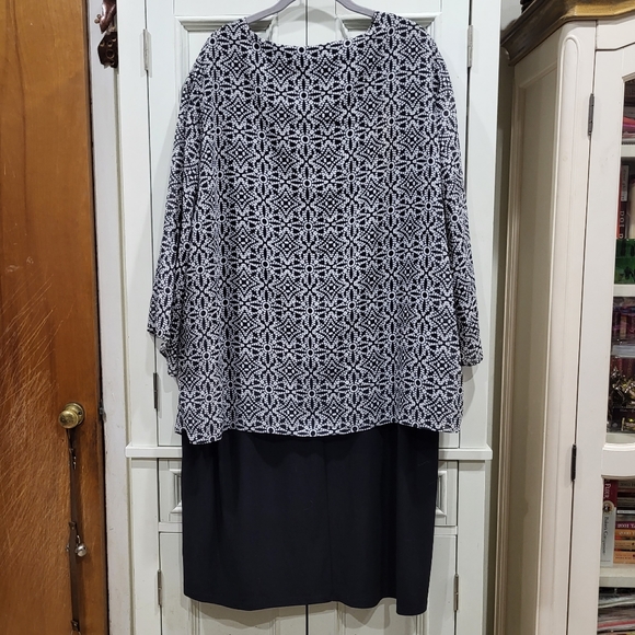 Tiana B black one piece dress with attached shell - Picture 3 of 6